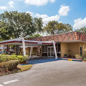 Baymont By Wyndham Hotel Sarasota