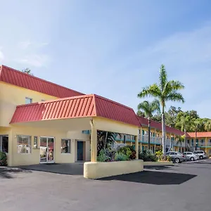 Super 8 By Wyndham Near Siesta Key Motel Sarasota